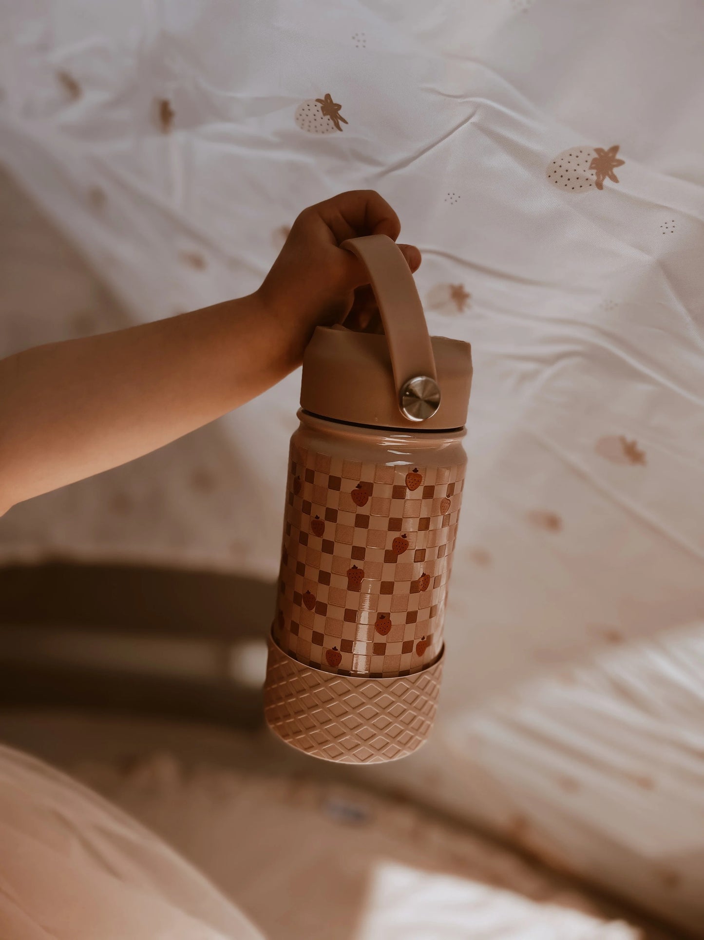 Mrs Ertha - Stainless Steel Water Bottle (Cute Strawberries)